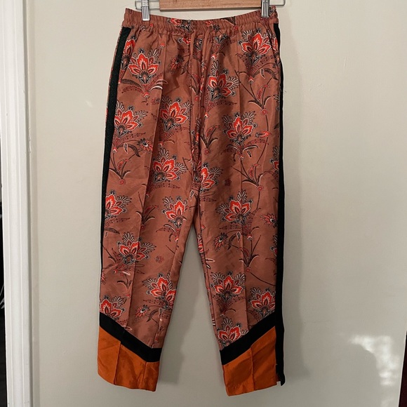 MAISON SCOTCH - SCOTCH & SODA FLORAL AND  CONTRAST PANEL PRINTED PANTS - Picture 5 of 14